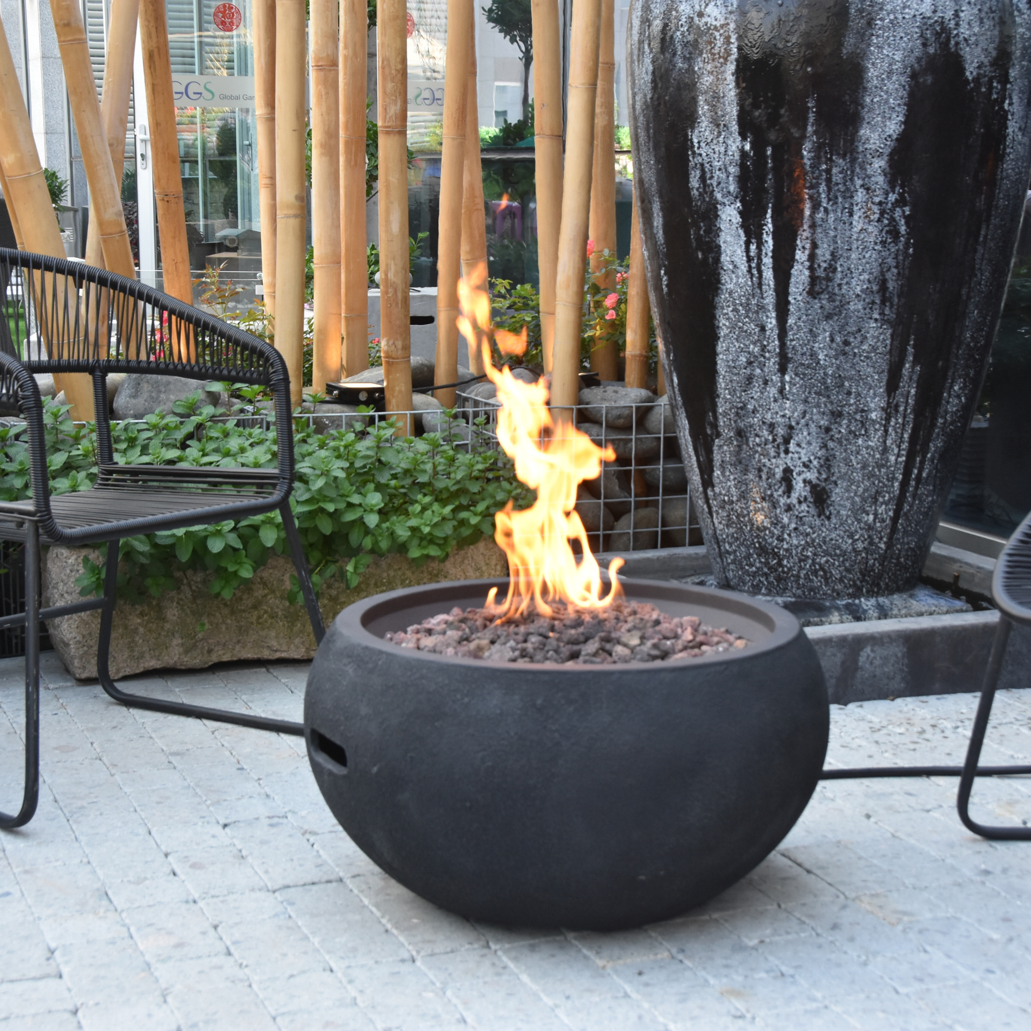 Elementi York handgemaakte gas vuurtafel betonlook modern terras sfeer buiten